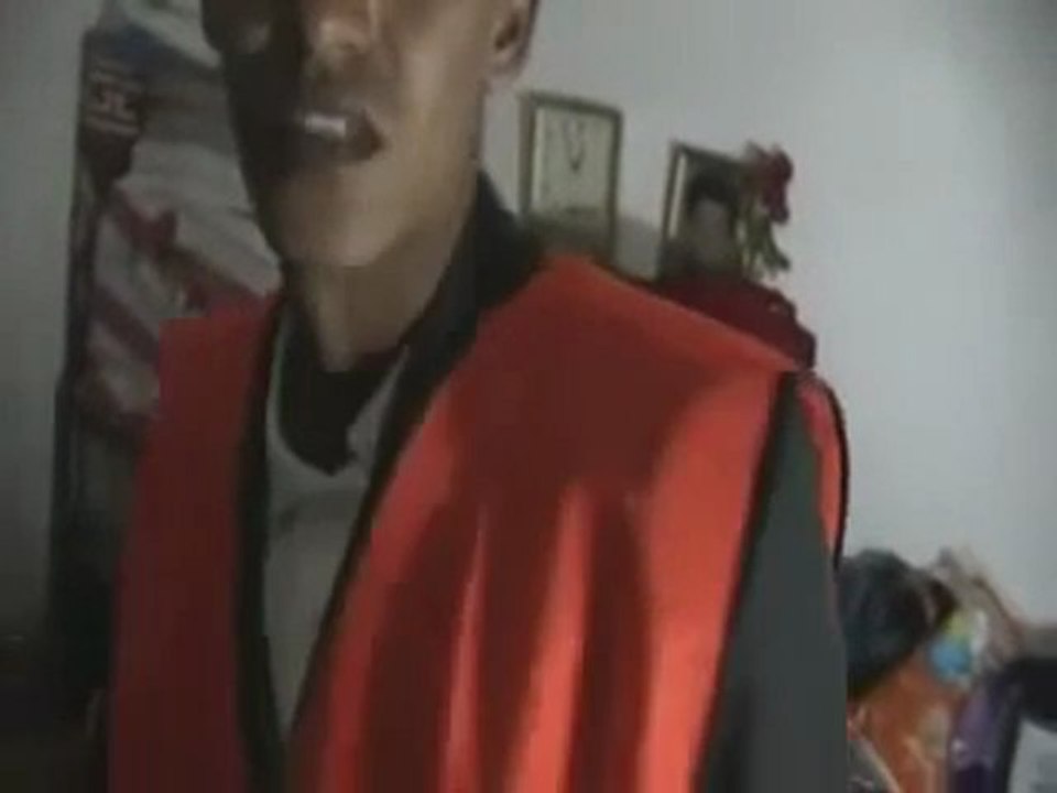 فري برس   حمص باباعمرو بكاء الوفد على أهالي الحي 28 12 2011