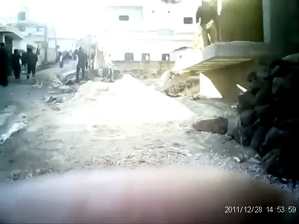 فري برس   درعا حوران الحارة اطلاق نار كثيف على المظاهرة 28 12 2011 ج1