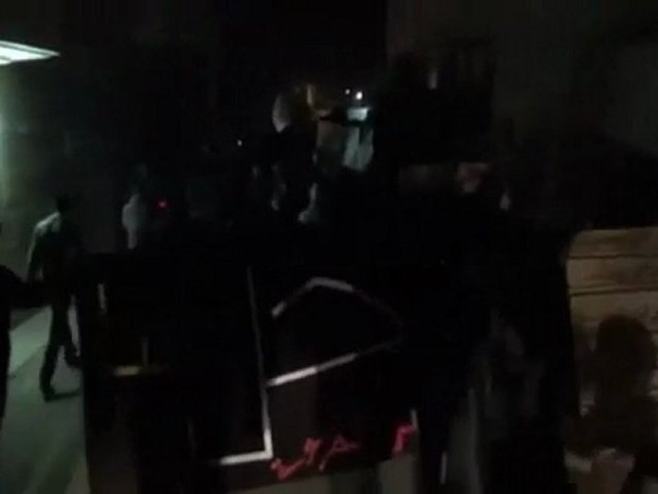 فري برس   دمشق كفرسوسة مظاهرة مسائية راائعة جامع الهادي 28 12 2011