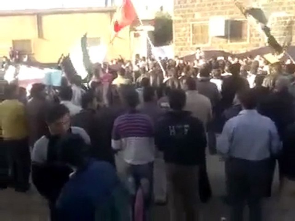 فري برس   إنخل مظاهرة حاشدة بعد صلاة العصر نصرة لباب عمرو وردا على البعثة العربية 29 12 2011