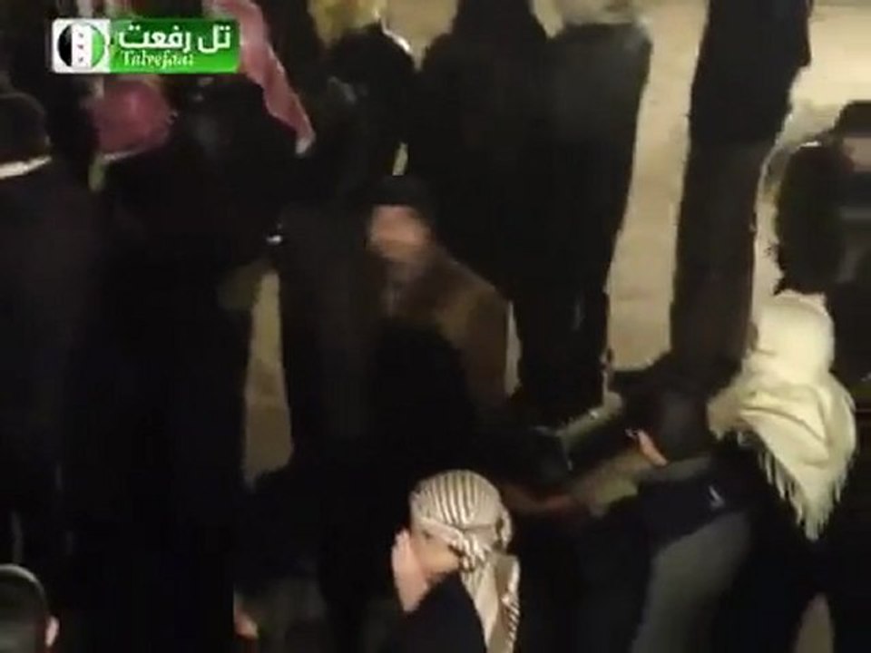 فري برس   تل رفعت مظاهرة مسائية في صيام الخميس 29 12 2011 ج1