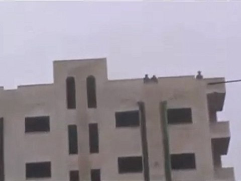 فري برس حماة الشرقية قناصة فوق الاببنية العالية 29 12 2011