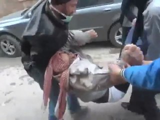 فري برس   حماة  استشهاد احد المتظاهرين برصاص القناصة 29 12 2011