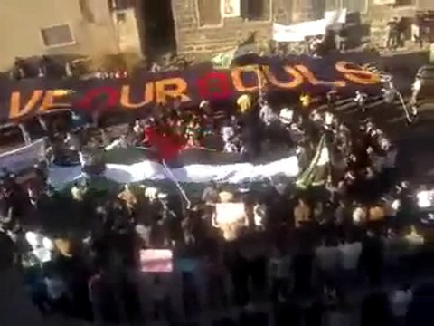 فري برس حوران إنخل مظاهرة حاشدة عند جامع الهدى رغم الحصار الأمني الخانق على المدينة جمعة الزحف إلى ساحات الحرية 30 12 2011