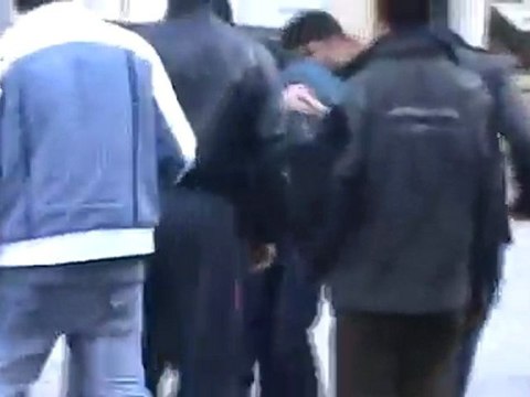 فري برس اطلاق النار على المتظاهرين مدين ادلب جمعة الزحف الى ساحات الحرية 30 12 0211