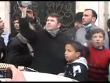 فري برس   حماة المحتلة صحفي اجنبي حر في حي طريق حلب 30 12 2011 ج2