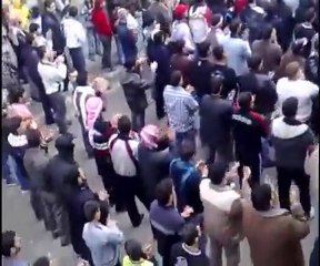 حماه - حي الحميدية - ج1مظاهرة تطالب اللجنه بدخول الاحي...