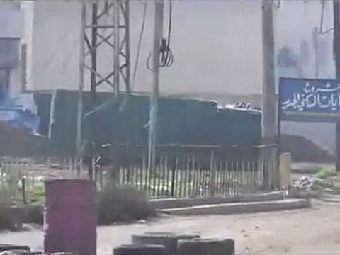 فري برس حمص باباعمرو الدبابات لازالت في الحي أمام اللجنة 31 12 2011