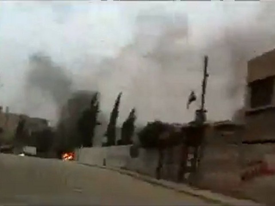 فري برس   ريف دمشق داريا هجوم الأمن والشبيحة على المظاهرة 1 1 2012