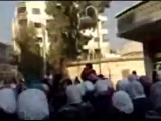 فري برس   معضمية الشام مظاهرة أحراروحرائر المدينة لطلب الإفراج عن المعتقلين ونصرة لكافة المناطق المحاصر 04 01 2012 ج6