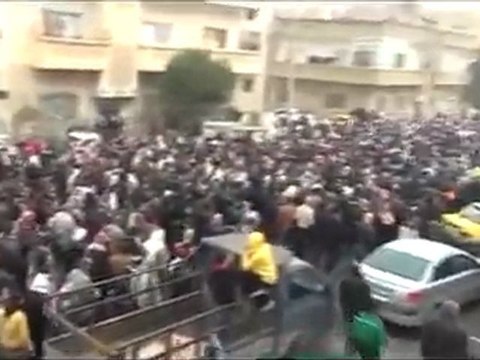 فري برس ادلب تشييع الشهيدين عبد الحميد ربوع ويامن الخلف 4 1 2012 ج1