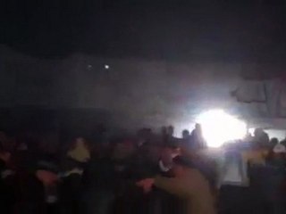 فري برس   ادلب بنــش في مظاهرة مسائية نصرة للمدن السورية في 4 1 2012 جــ 1