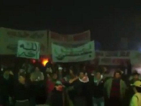 فري برس ادلب بنــش في مظاهرة مسائية نصرة للمدن السورية في 4 1 2012 جــ 2