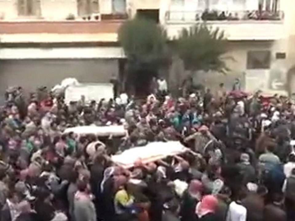 فري برس   ادلب تشييع الشهيدين عبد الحميد ربوع ويامن الخلف 4 1 2012 ج3