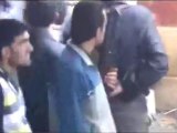 فري برس   اللاذقية   الشبيحة و الأمن امام جامع الفتاحي 6 1 2012