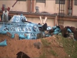 فري برس   باباعمرو  الدبابات موجودة 9 1 2012