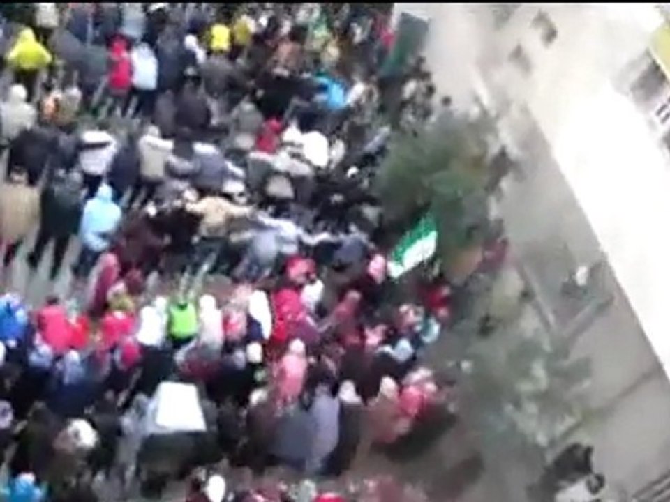 فري برس   حمص المحتلة أحرار الوعر مظاهرة رداَ على قرارة المجلس الخائن العربي ونبيل الإيراني 09 01 2012 ج3