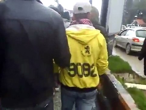 فري برس إدلب جسر الشغور مظاهرة أمام لجنة المراقبين 10 1 2012