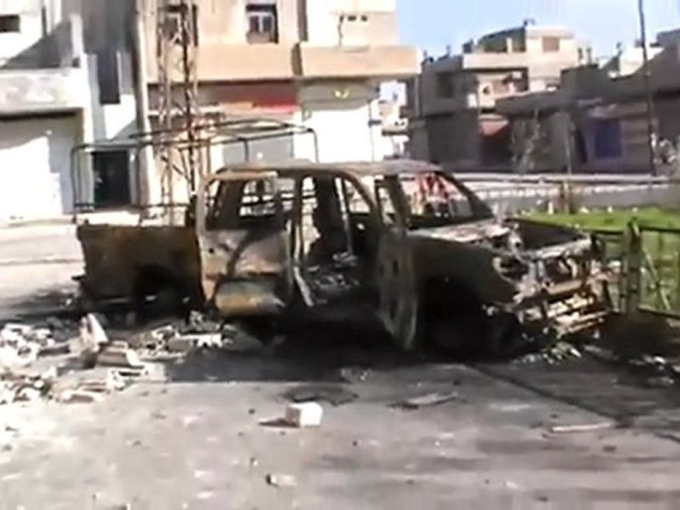 فري برس   حمص كرم الزيتون لو رأى القناص المصور لقتله