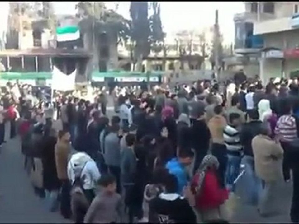 فري برس   ادلب   أريحا مظاهرة رداً على خطاب بشار 10 1 2012