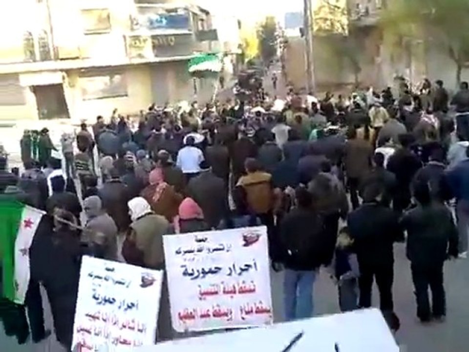 فري برس   ريف دمشق حمورية جمعة أسرى الحرية مظاهرة حاشدة ردا على الخطاب الرابع لبشار السفاح 10 1 2012 ج3