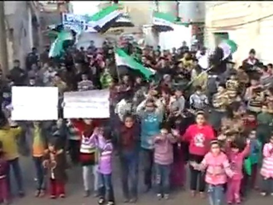 فري برس   حماة كفرزيتا مظاهرة نصرة لمدينة كفرنبوذة 11 1 2012