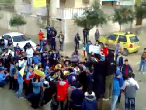 فري برس حماة مظاهرة طلابية مدرسة هيثم عصاية 12 1 2012 ج1