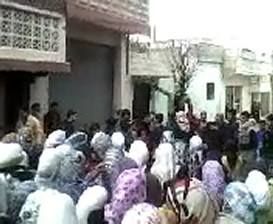 فري برس   حمص الرستن  مظاهرة لحرائر الرستن الخميس 12 1 2012