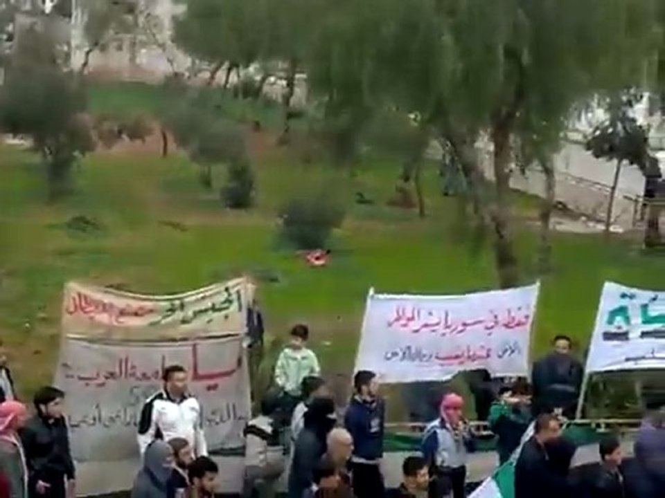 فري برس   حماة   حي طريق حلب   مظاهرة جمعة دعم الجيش الحر 13 1 2012