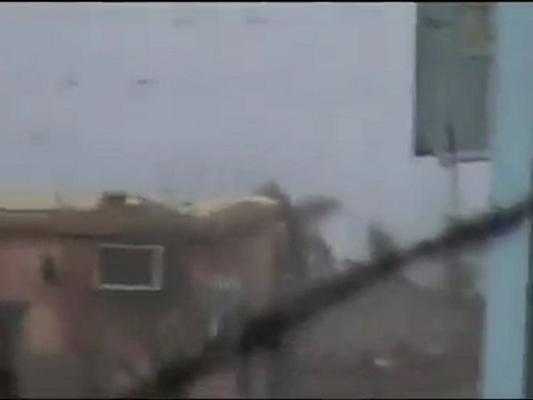 فري برس حماة الرشاشات و حفر الخنادق عند دوار الفيلات 13 1 2012