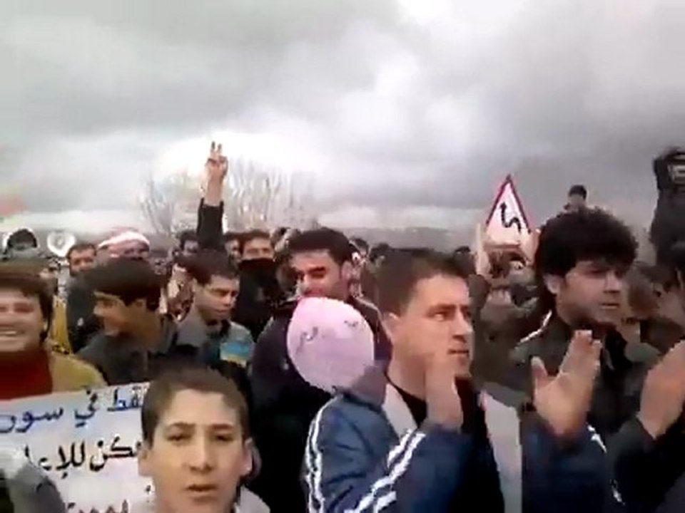 فري برس   إدلب كفرنبل المحتلة مظاهرة في البراري دعم الجيش الحر 13 1 2012