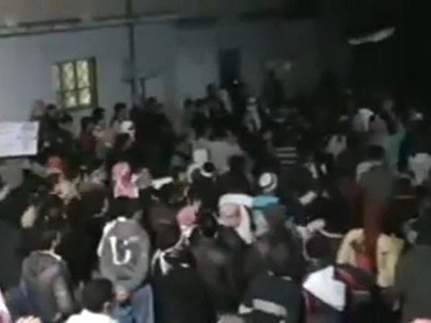 فري برس حماة مسائية الحميدية طفل يغني سوريا بدها حرية 14 1 2012