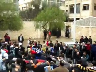 فري برس   حماه حي الكرامة جمعة دعم الجيش الحر 13 1 2012