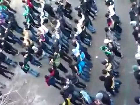 فري برس دمشق حي برزة جمعة دعم الجيش الحر 13 01 2012 ج1