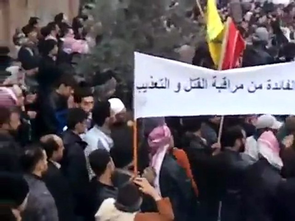 فري برس   ريف دمشق دوما    تشيع الشهيد البطل محمود ممدوح عرابي 14 1 2011 ج2