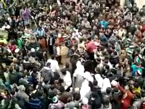 فري برس حمص تيرمعلة طفل يقود المظاهرة الأحد 15 1 2012