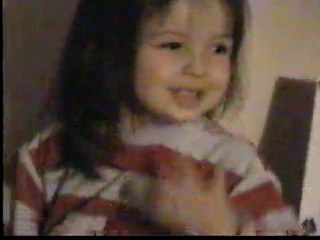 Emmenez-moi au bout de la terre, Cloé 2ans.