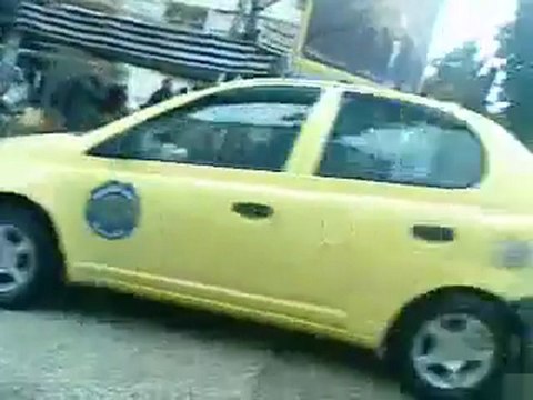 فري برس اللاذقية الصليبة قطيع الأمن الذي رافق اللجنة عند التخصصية مانعا الشباب من الاقتراب من اللجنة 16 1 2012