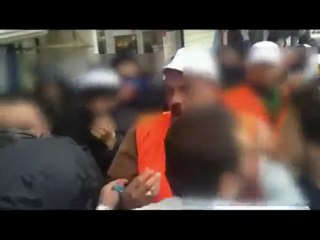 فري برس   اللاذقية الصليبة هام عضو لجنة البعثة يمنع الناس من التظاهر 16 1 2012