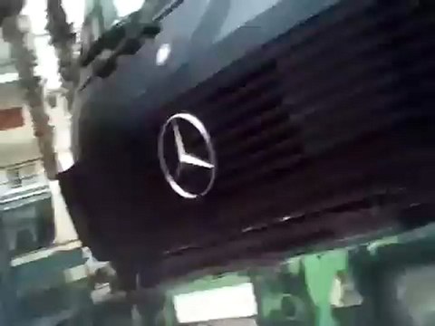 فري برس اللاذقية باصات الشبيحة و شاحنة للإعتقالات مع اللجنة 16 1 2012