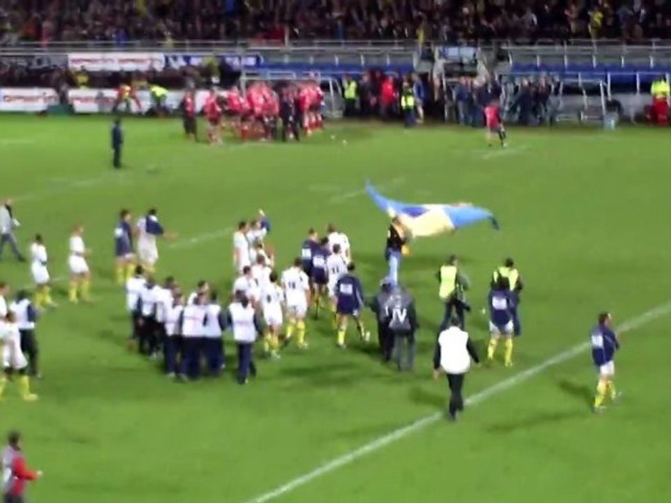 le tour d'honneur en fin de matche contre ulster