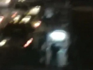 فري برس   حصار الأمن للمتظاهرين في حي نهر عيشة 17 01 2012