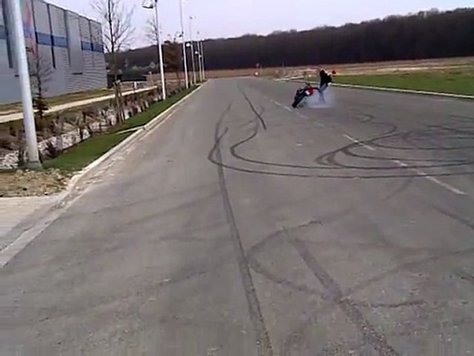 essay tronçonneuse par Furax