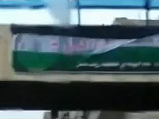 فري برس   رفع علم الأستقلال في مدينة التل ريف دمشق 17 1 2012
