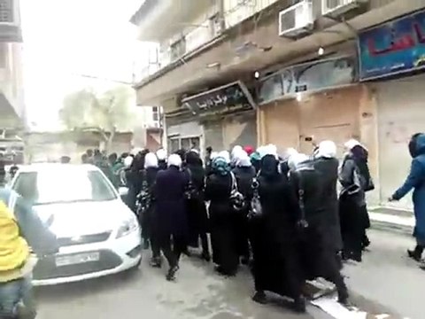 فري برس ريف دمشق داريا مظاهرة طلابية نصرة للزبداني ومضايا 17 1 2012 ج4