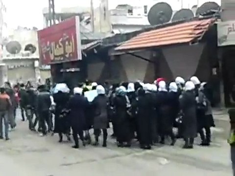 فري برس ريف دمشق داريا مظاهرة طلابية نصرة للزبداني ومضايا 17 1 2012 ج5