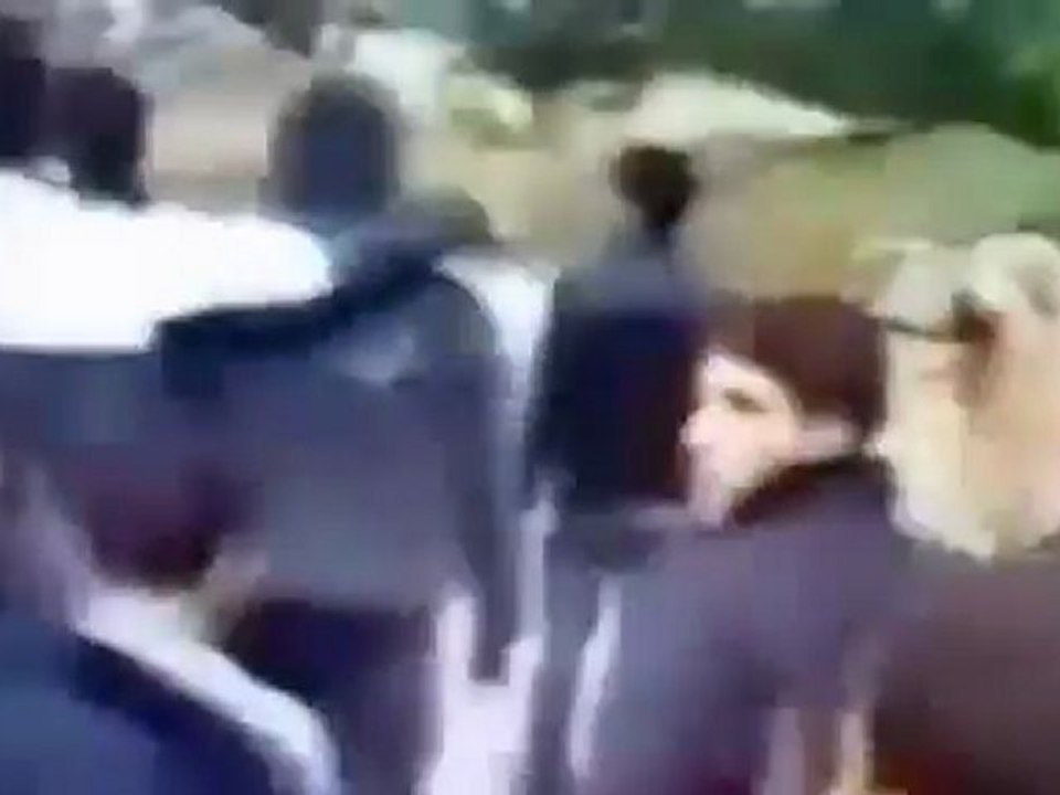 فري برس   اليعربية   مظاهرة طيارة رغم التواجد الأمني الكثيف 18 1 2012