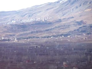 فري برس   استمرار قصف مدينة الزبداني صباح 18 1 2012