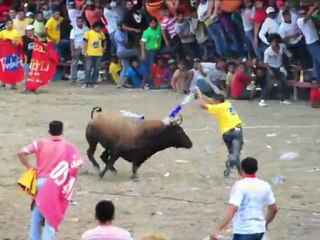 Toros, música y belleza en fiesta colombiana