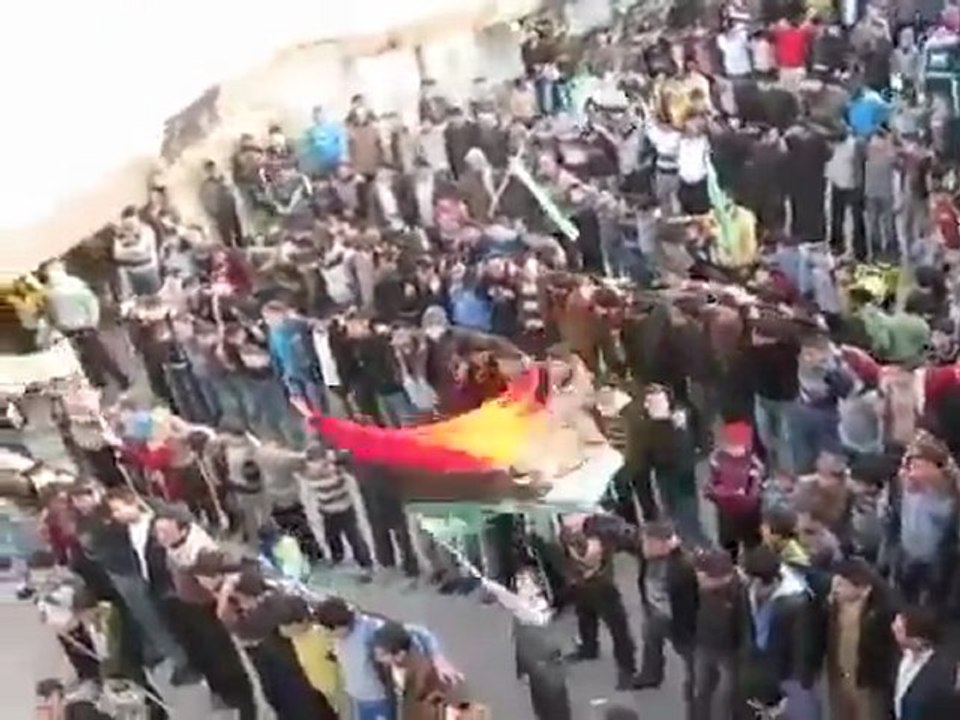 فري برس   حماه   حلفايا   مظاهرة نهارية رائعة 18 1 2011